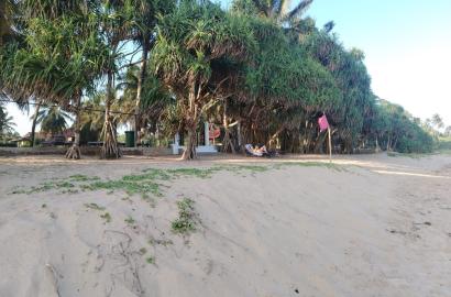 Beach front land in Ranna