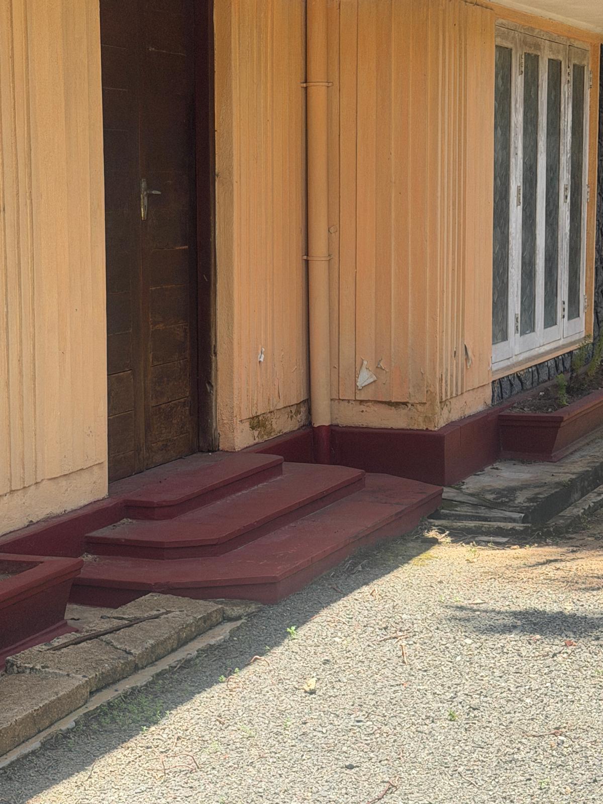 Land with Old House for Sale in Kithulampitiya Road, Galle