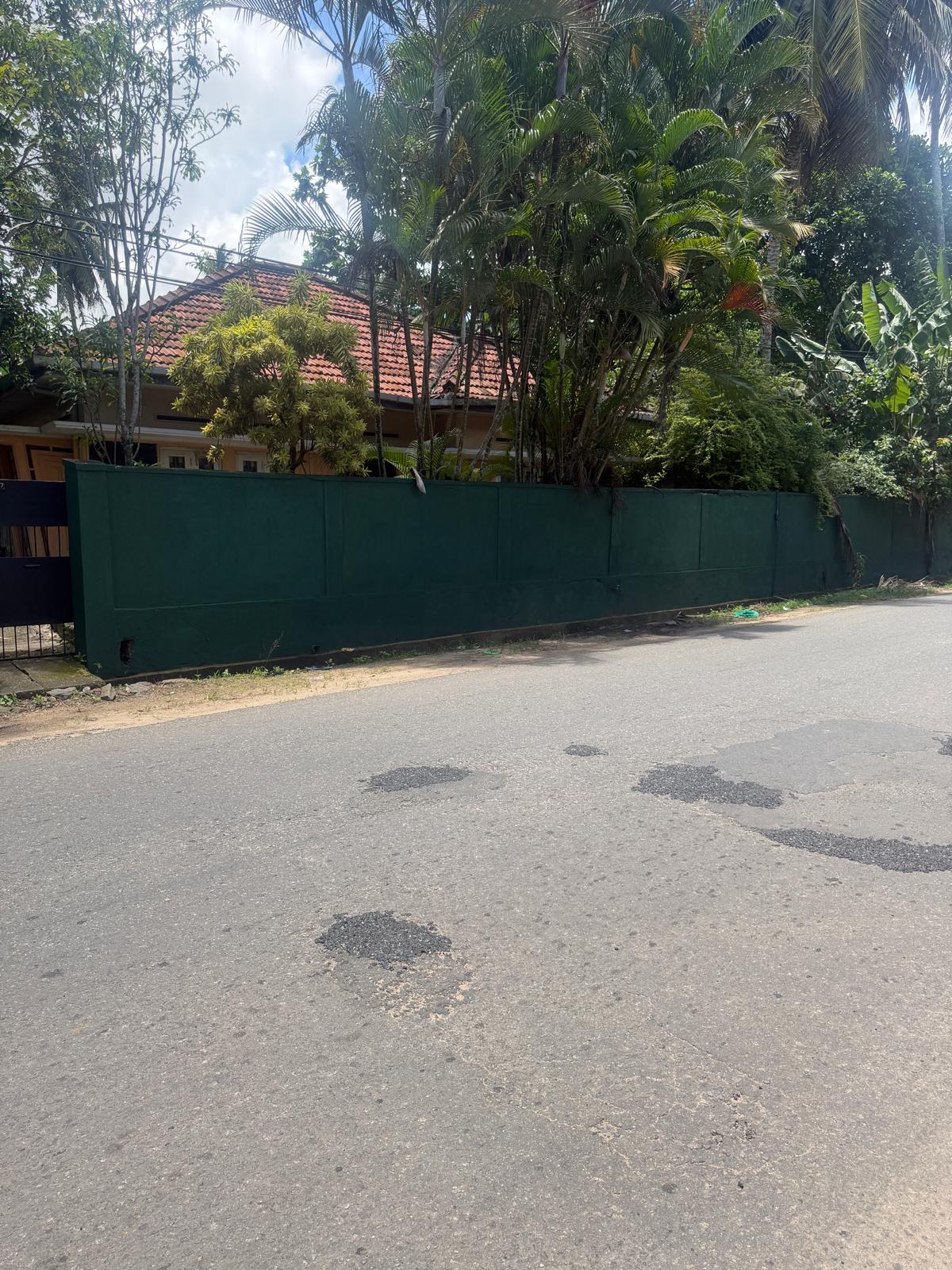 Land with Old House for Sale in Kithulampitiya Road, Galle